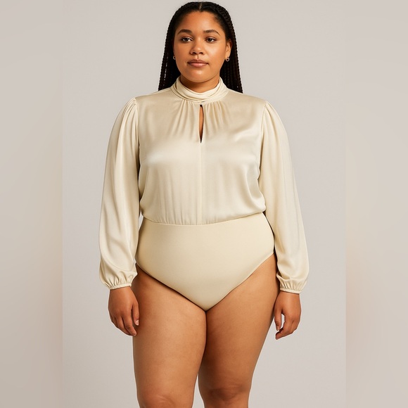 New! Eloquii Beige cream Long Sleeve Mock‎ Neck keyhole Front Bodysuit - Picture 1 of 16